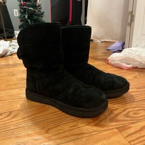 Black UGG Remora Buckle boots 🖤